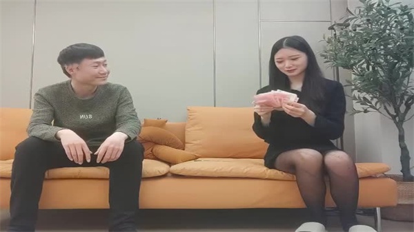 170CM黑丝长腿女神传说,极致诱惑让你欲罢不能!