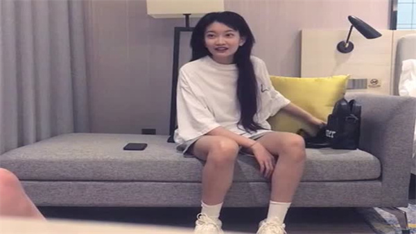 太子探花纹身辣妹床上狂野吃鸡,火辣肉体激情啪啪不停